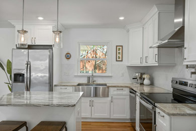 Kitchen - kitchen idea in Austin