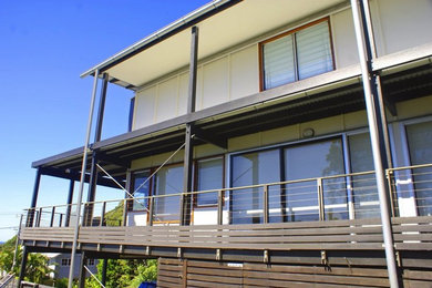 Inspiration for a contemporary exterior in Sunshine Coast.