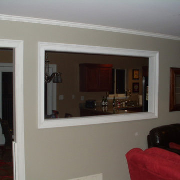 Cut out between dining and living room