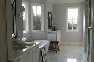 Example of a bathroom design in Los Angeles