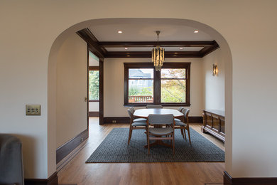 Dining room photo in San Francisco