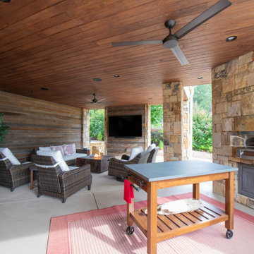 Lake Oconee Outdoor Grill Area