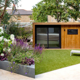 Kleiner Garten mit Hochbeet - Ideen für die Gartengestaltung - August