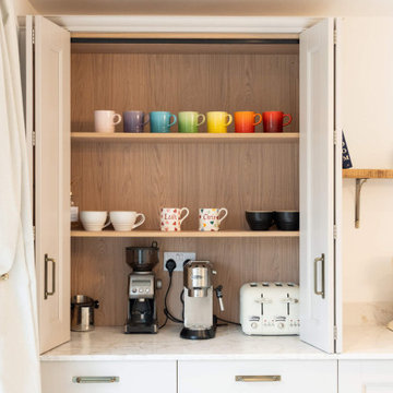 Cashmere & Glade Classic Kitchen