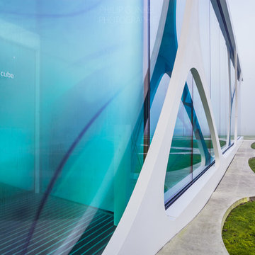 Leonardo Glass Cube
