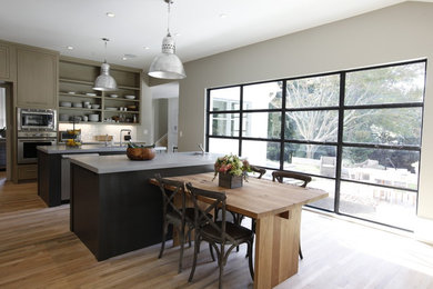 Kitchen - country kitchen idea in Atlanta