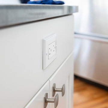 L-Shaped Kitchen Remodel Keeps Layout, Swaps Old for New