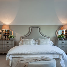 Bedroom side table/chest of drawers