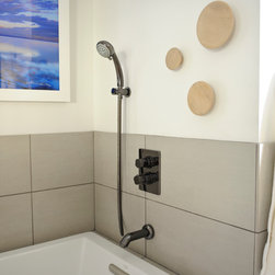 West 2nd Street, North Vancouver - Bathtubs