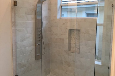 Example of a trendy bathroom design in Miami