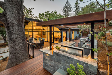 Example of a trendy deck design in San Francisco