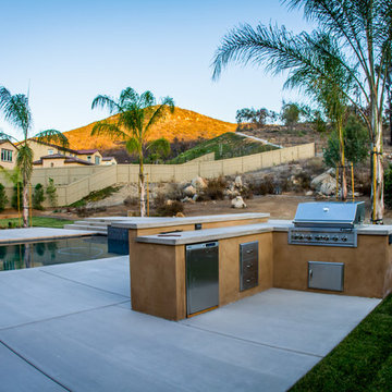 A Funcitonal Outdoor Kitchen For Outdoor Entertaining