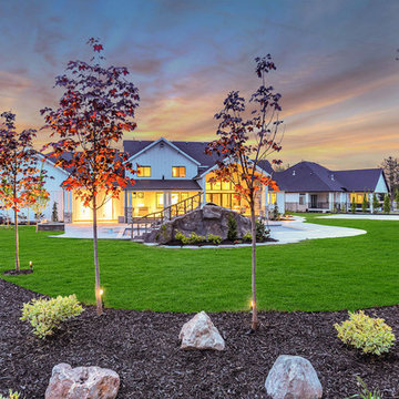 E Builders - The Snow Crest Estate - Backyard