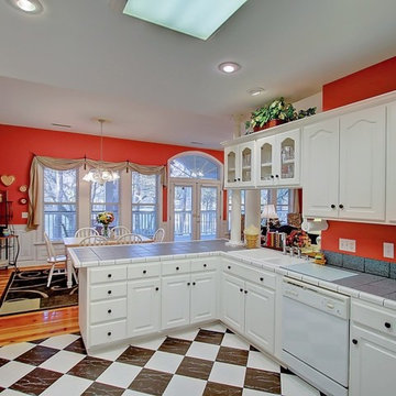 5208 Holly Forest Drive