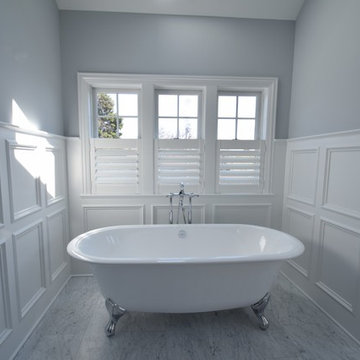 Western Springs Luxury Bath with Plantation Shutters