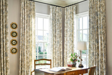 Example of a classic home office design in Nashville