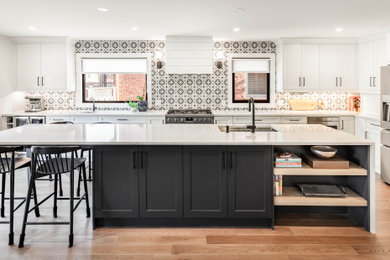 Kitchen - transitional kitchen idea in Toronto