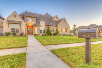 Transitional Home in Chisholm Ranch