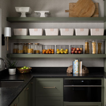 Elegant Details Bring Warmth and Character to a Breathtaking Kitchen