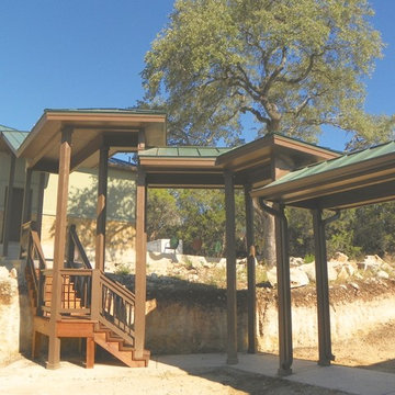 Lake View Courtyard Home