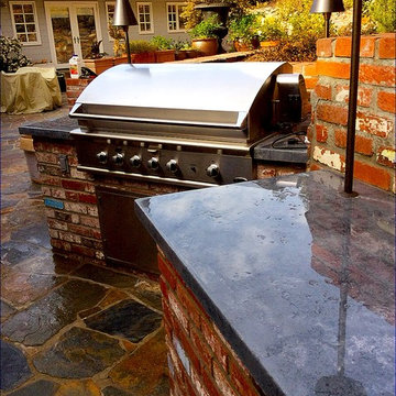 Brick BBQ for a Difficult Space