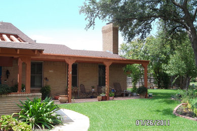 Elegant exterior home photo in Dallas