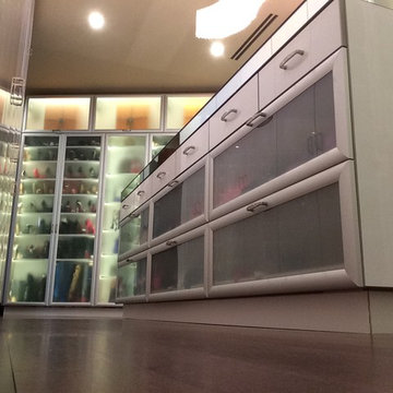 High Gloss White Acrylic Dream Closet