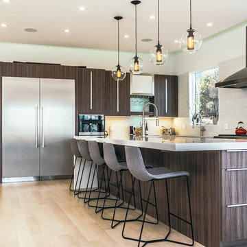 Modern Kitchen in Piper door style with Kona finish