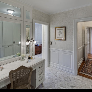 Colonial Revival Glencoe Residence
