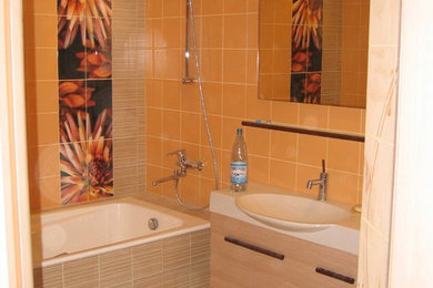 モスクワにあるトラディショナルスタイルのおしゃれな浴室の写真