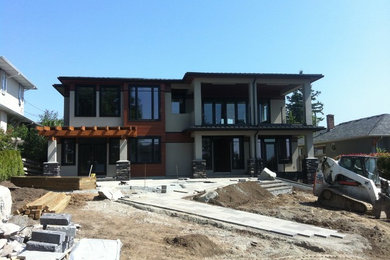 Exterior home idea in Vancouver