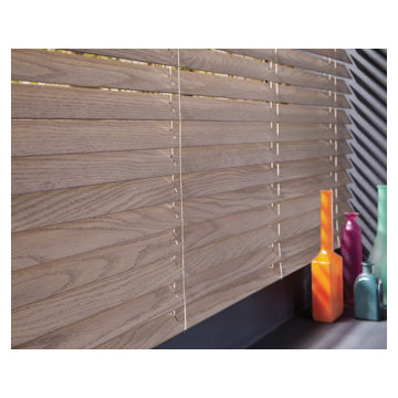 Hunter Douglas LIGHT WOOD BLINDS