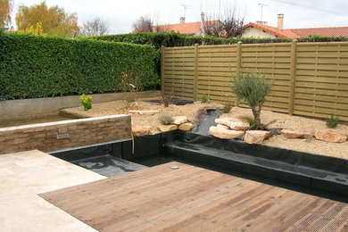 Design ideas for a traditional garden in Nantes with decking.