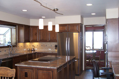 Example of a classic kitchen design in Denver