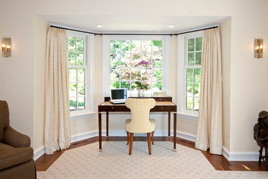 Inspiration for a timeless home office remodel in Chicago