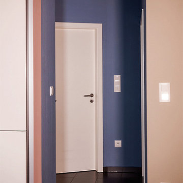 Eingangsbereich in blauer Farbe gehalten