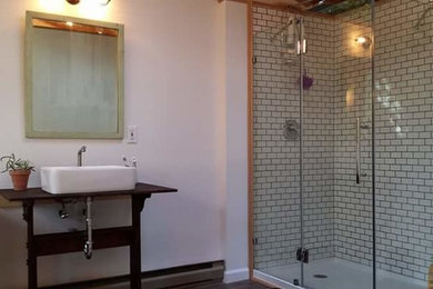 Inspiration for a 1960s bathroom remodel in New York