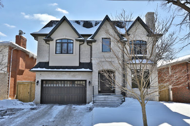 Exterior home photo in Toronto