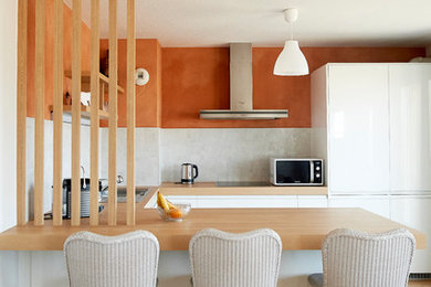 Design ideas for a contemporary kitchen in Dijon.