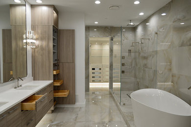 Minimalist bathroom photo in Houston
