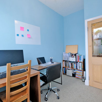 Fourth bedroom / home office After