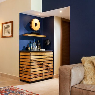 テルアビブの小さいコンテンポラリースタイルのおしゃれなホームバーの写真