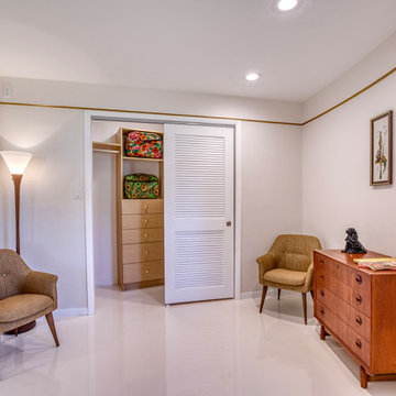 Mid-Century Dressing Area — Sarasota Round House