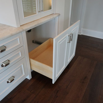 Custom pull out for paper shredder