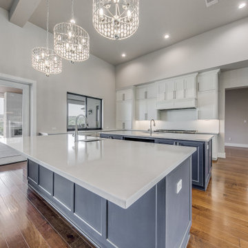 Transitional: 5,087 ft², 5 BR/5.5 BA/1 ST