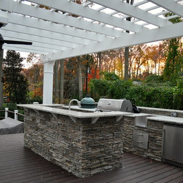 Outdoor Kitchen and Bar