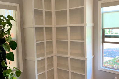 Classic Corner Book Shelf