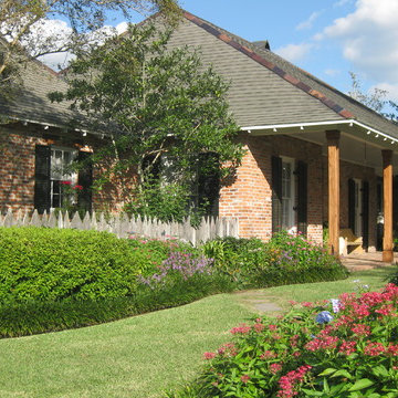 New Iberia Traditional Southern Pool and Landscape