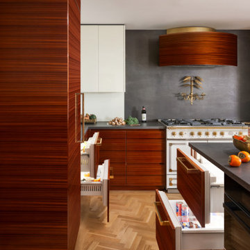 A Sculpted Kitchen in Warm Woods