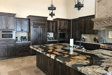 Inspiration for a timeless kitchen remodel in Albuquerque